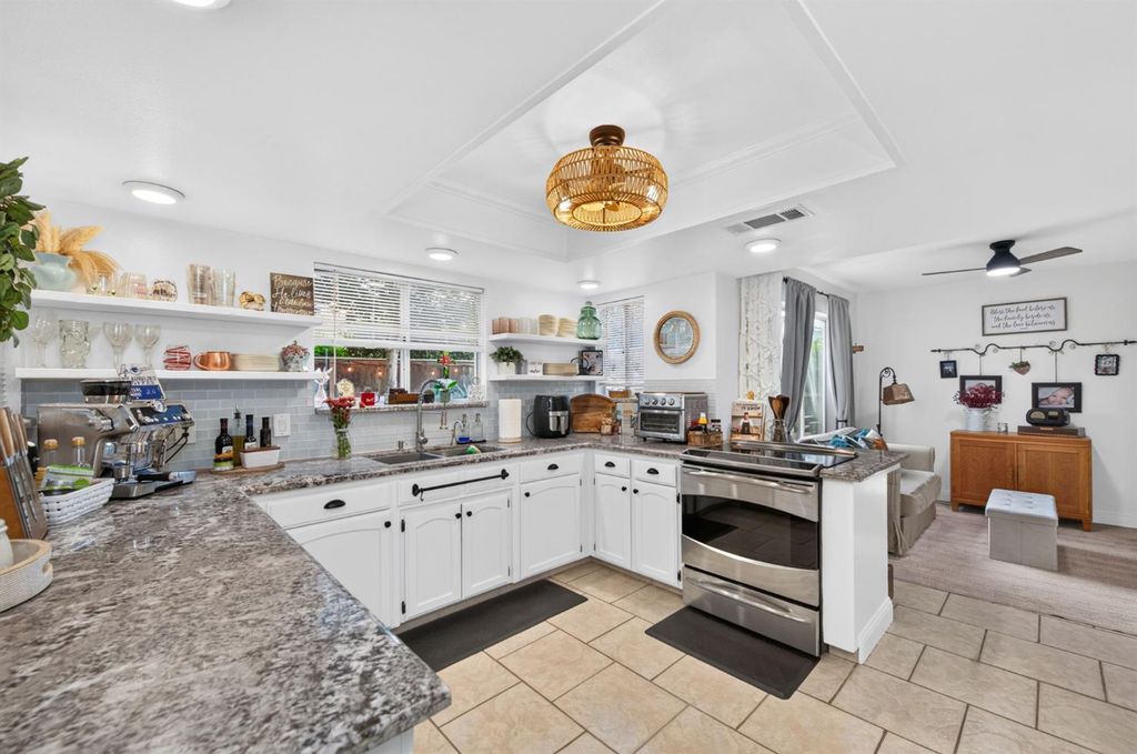 Image 12 of property listing at 9365 N Archie Avenue, Fresno, CA 93720