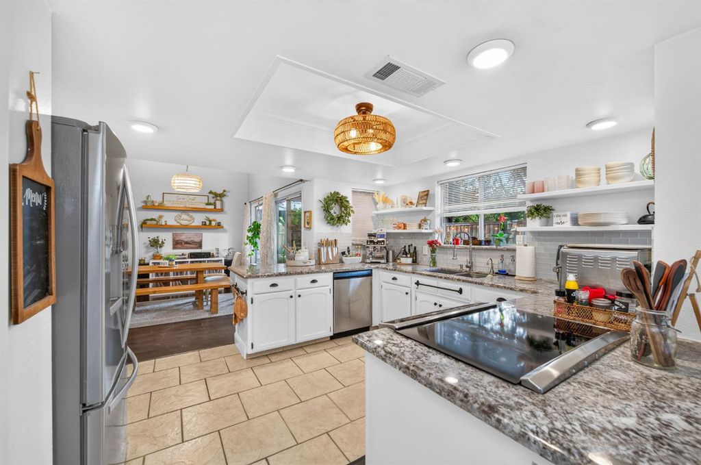Image 15 of property listing at 9365 N Archie Avenue, Fresno, CA 93720