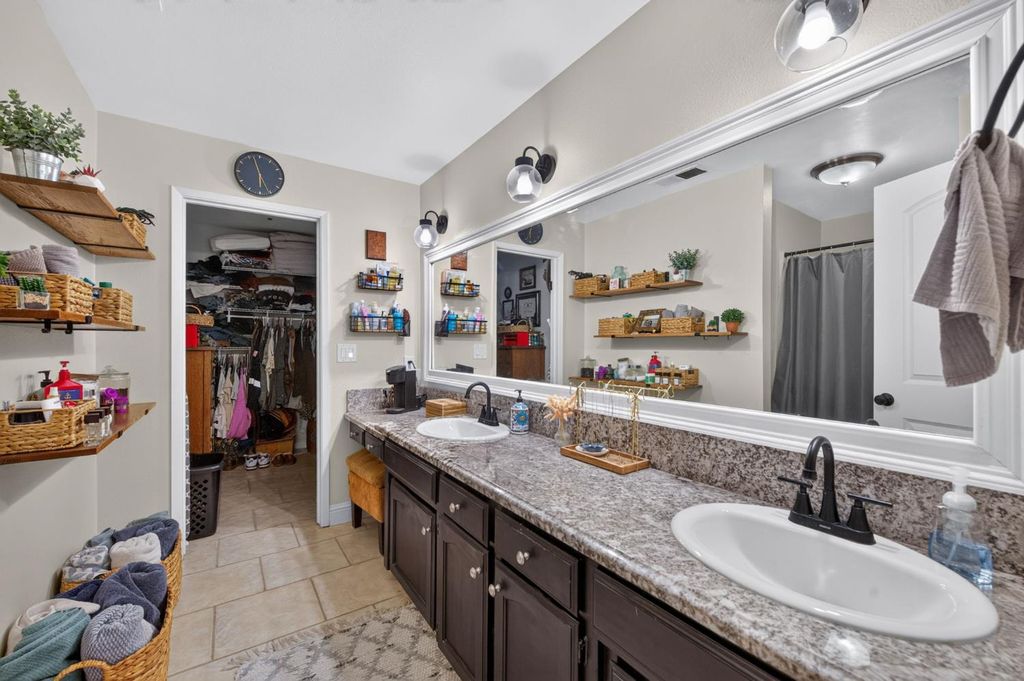 Image 30 of property listing at 9365 N Archie Avenue, Fresno, CA 93720