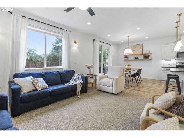 143 W CHRISTY Ct, Yacolt, WA 98675