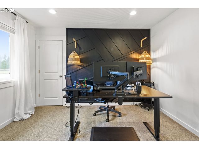 143 W CHRISTY Ct, Yacolt, WA 98675