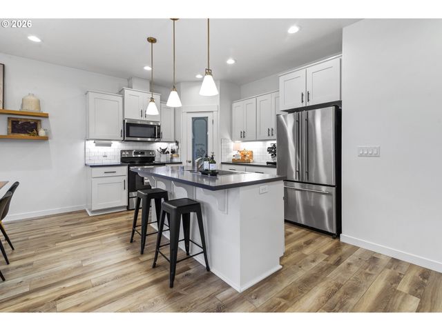 143 W CHRISTY Ct, Yacolt, WA 98675