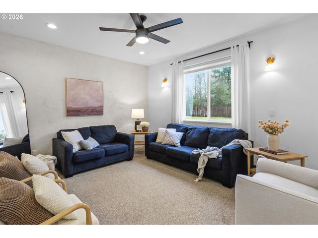 143 W CHRISTY Ct, Yacolt, WA 98675