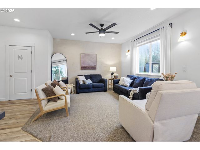 143 W CHRISTY Ct, Yacolt, WA 98675