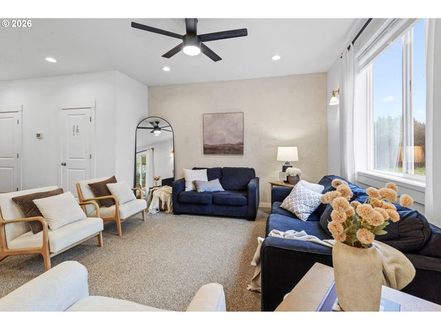 143 W CHRISTY Ct, Yacolt, WA 98675