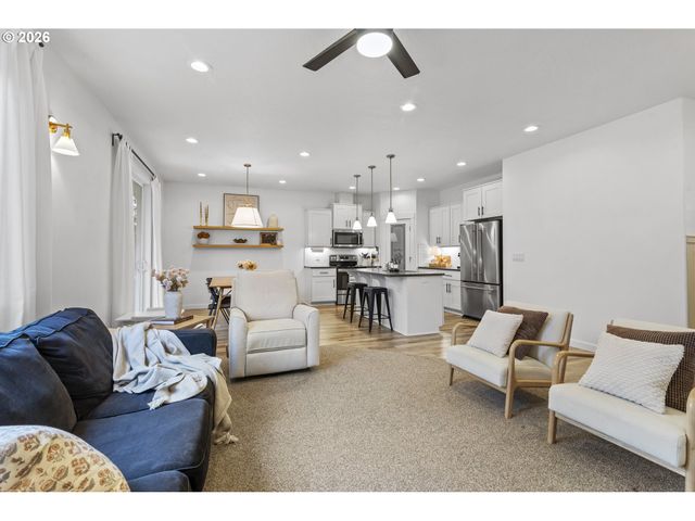 143 W CHRISTY Ct, Yacolt, WA 98675