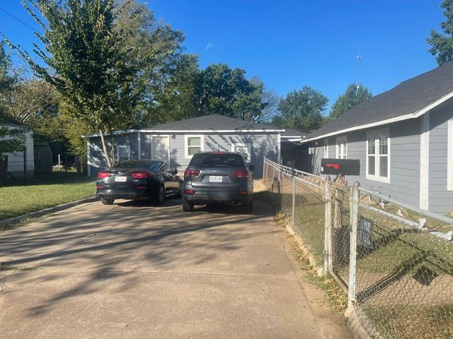 1004 N Delaware Avenue, Tulsa, OK 74110