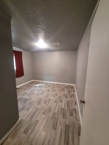 1004 N Delaware Avenue, Tulsa, OK 74110