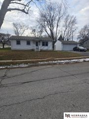 1103 Sunny Lane, Bellevue, NE 68005