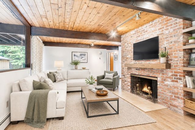 64 Woodside Rd, Harvard, MA 01451