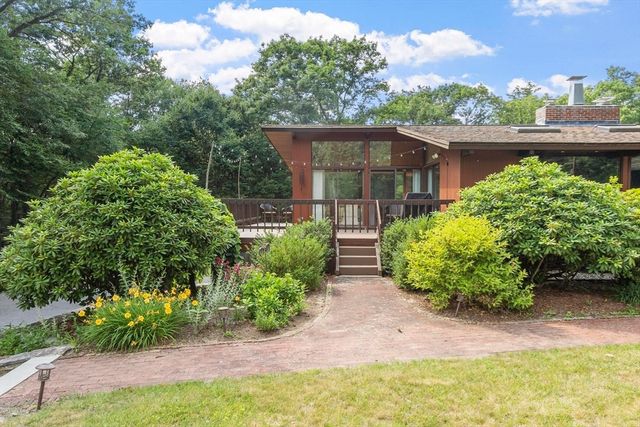 64 Woodside Rd, Harvard, MA 01451