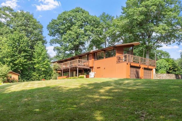 64 Woodside Rd, Harvard, MA 01451