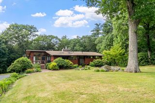 64 Woodside Rd, Harvard, MA 01451