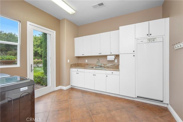 4394 Hiwassee, Claremont, CA 91711