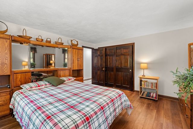 88 Upland Rd, Plympton, MA 02367