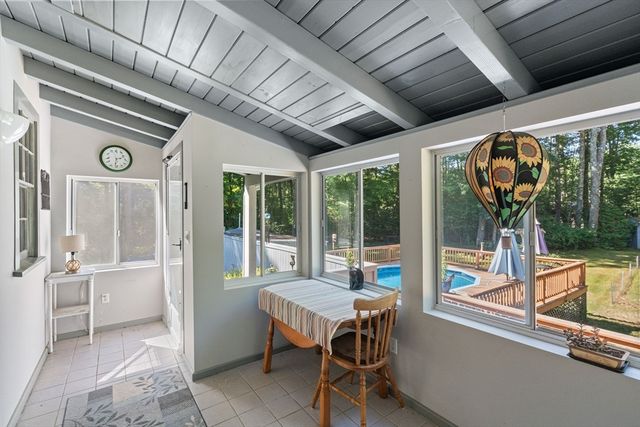 88 Upland Rd, Plympton, MA 02367