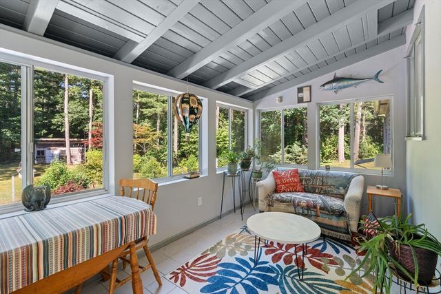 88 Upland Rd, Plympton, MA 02367