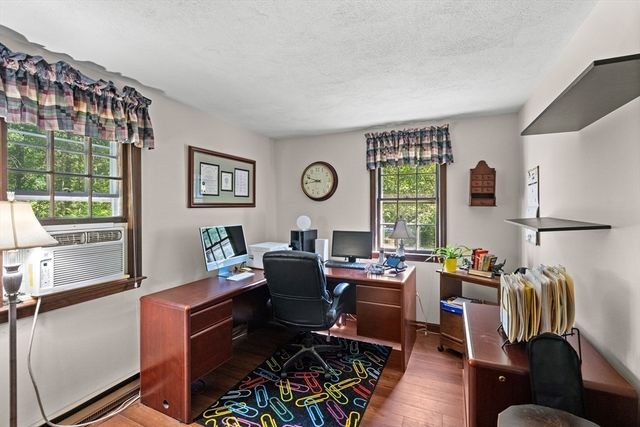 88 Upland Rd, Plympton, MA 02367
