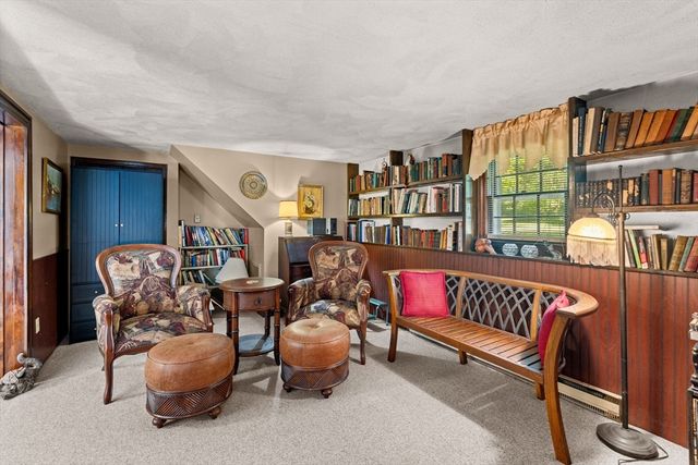 88 Upland Rd, Plympton, MA 02367