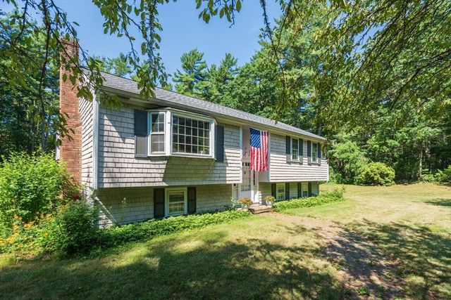 88 Upland Rd, Plympton, MA 02367