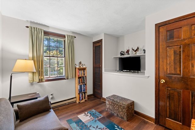 88 Upland Rd, Plympton, MA 02367