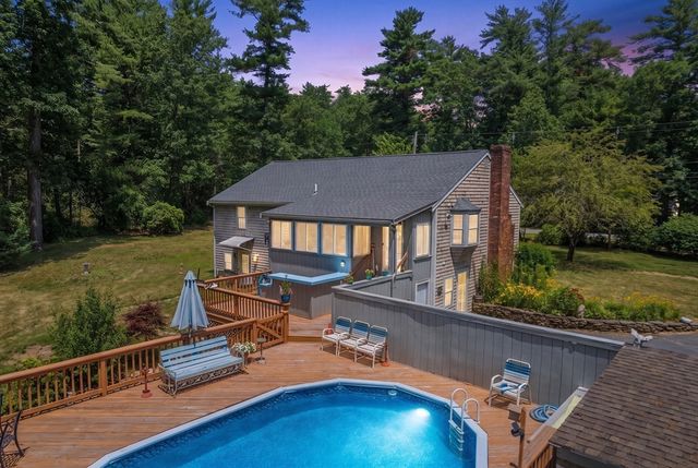 88 Upland Rd, Plympton, MA 02367