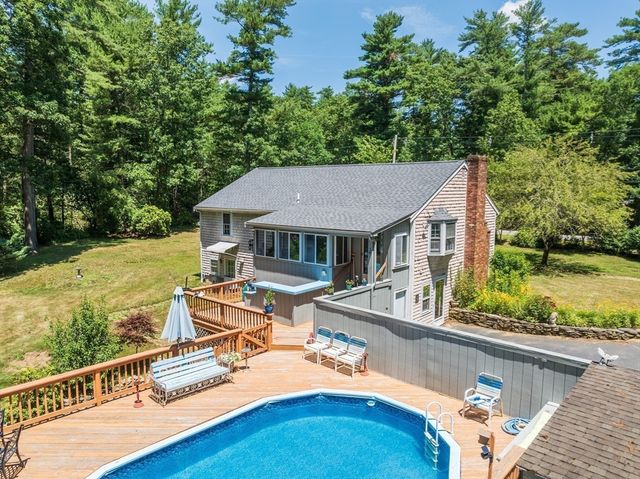 88 Upland Rd, Plympton, MA 02367
