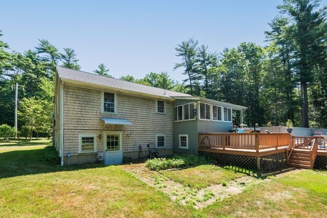 88 Upland Rd, Plympton, MA 02367