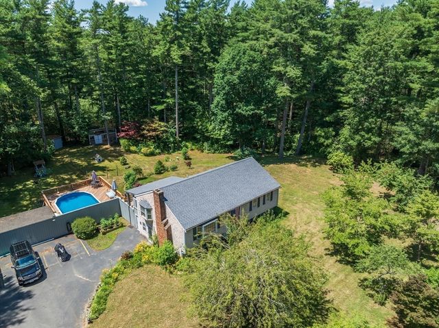 88 Upland Rd, Plympton, MA 02367