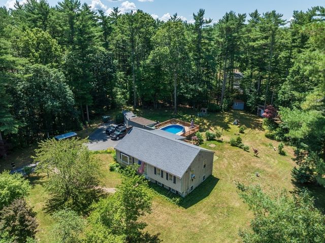 88 Upland Rd, Plympton, MA 02367