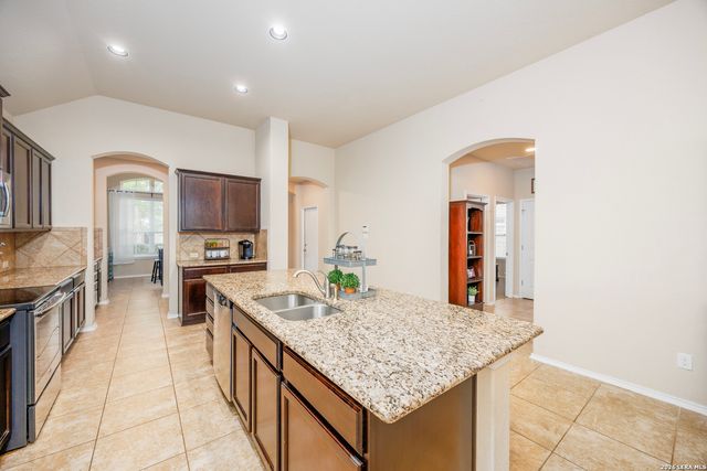 6710 INDIAN LDG, San Antonio, TX 78253