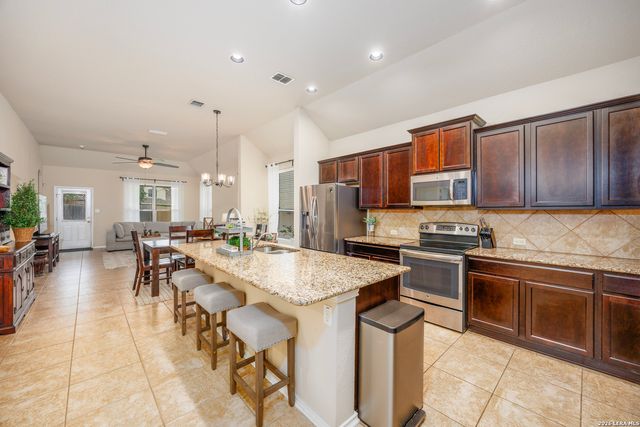 6710 INDIAN LDG, San Antonio, TX 78253