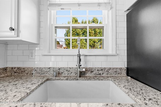 4215 Churchill Rd, Louisville, KY 40207