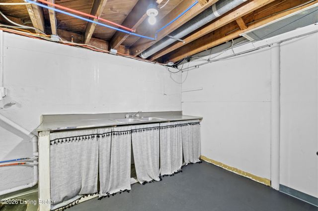 4215 Churchill Rd, Louisville, KY 40207