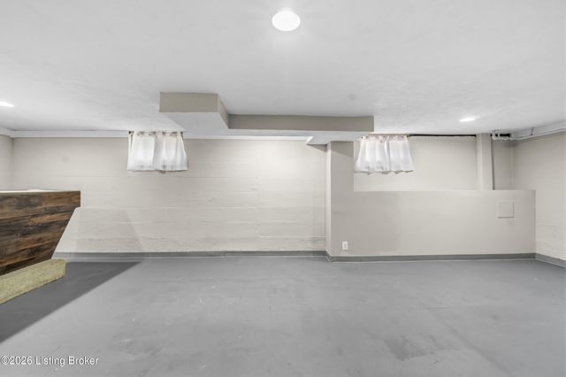 4215 Churchill Rd, Louisville, KY 40207