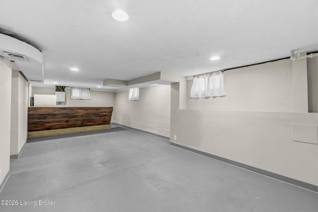 4215 Churchill Rd, Louisville, KY 40207