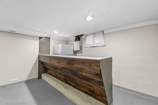 4215 Churchill Rd, Louisville, KY 40207