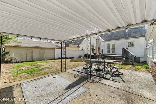 4215 Churchill Rd, Louisville, KY 40207