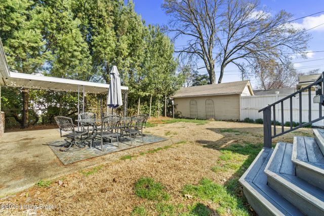 4215 Churchill Rd, Louisville, KY 40207