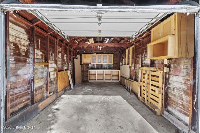 4215 Churchill Rd, Louisville, KY 40207