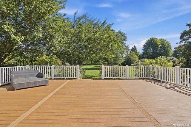 5 Old Neck Court, Manorville, NY 11949
