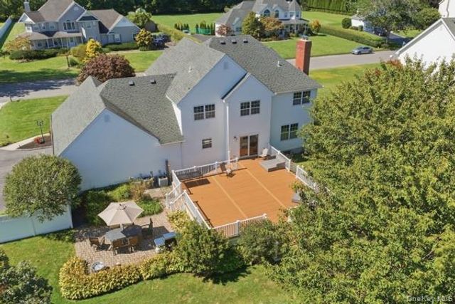 5 Old Neck Court, Manorville, NY 11949