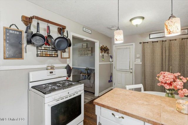 305 Lionel Road, Pearl, MS 39208