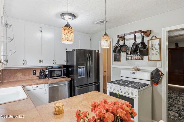 305 Lionel Road, Pearl, MS 39208