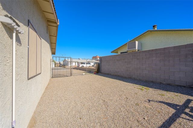 1868 W Arcadia Circle, Bullhead City, AZ 86442