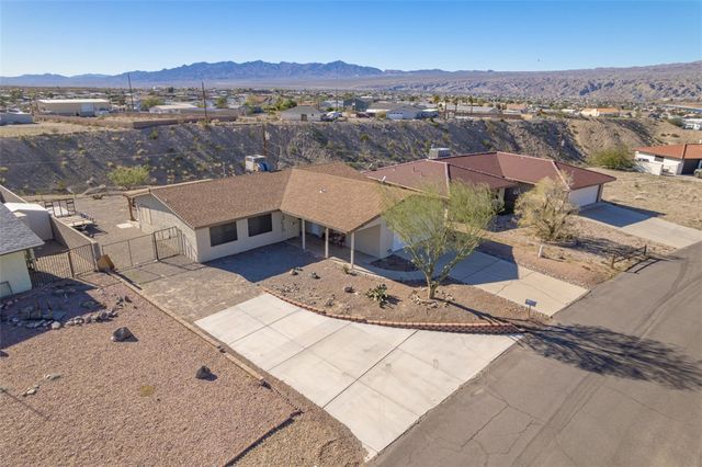 1868 W Arcadia Circle, Bullhead City, AZ 86442