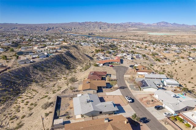 1868 W Arcadia Circle, Bullhead City, AZ 86442