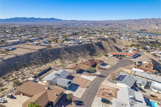1868 W Arcadia Circle, Bullhead City, AZ 86442