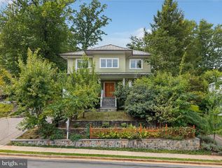 2136 POWHATAN ST, Falls Church, VA 22043