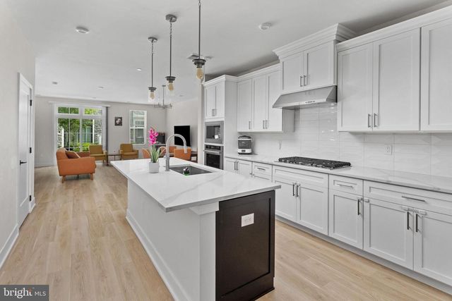 5101 DONATELLO DR, Princeton, NJ 08540